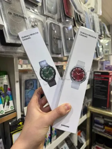 galaxy Watch 6 Classic cacheté neuve jamais ouvert black et silver 47mm et 43mm prix pièce 680d avec facture 
tel 20172643