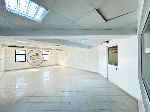 A louer immeuble 4000m² 55 pièces moderne au Lac 3