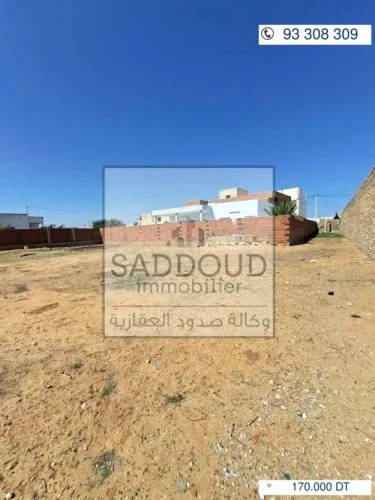 À vendre terrain 902 m² à usage industriel à Route gremda km 9