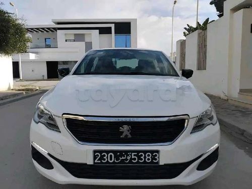 PEUGEOT 301 PREMIÈRE MAIN EN EXCELLENT ÉTAT BOÎTE MANUELLE
