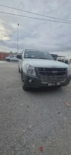 A vendre  izuzu dmax   96678224