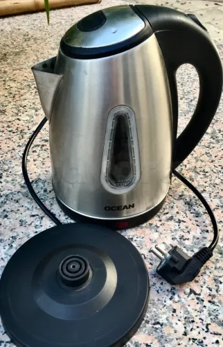 bouilloire électrique OCEAN 1800w1,8 litre peu utilisée 35 DT 22510860 La marsa
