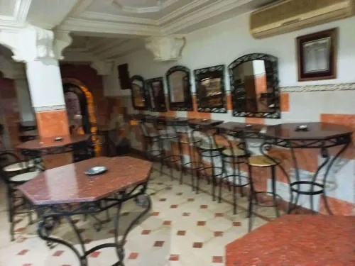 Buvette et fast-food près du Palais de Justice FC à vendre