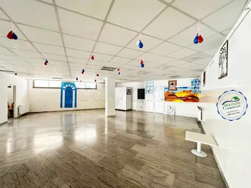 A louer immeuble moderne 1000 m² R2 à Menzah 1