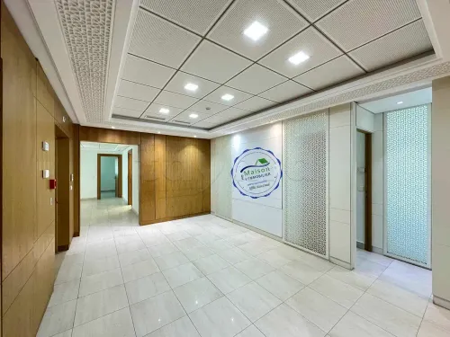 A louer Bureau haut standing sup 246 m² hall5 pièces au Lac 2