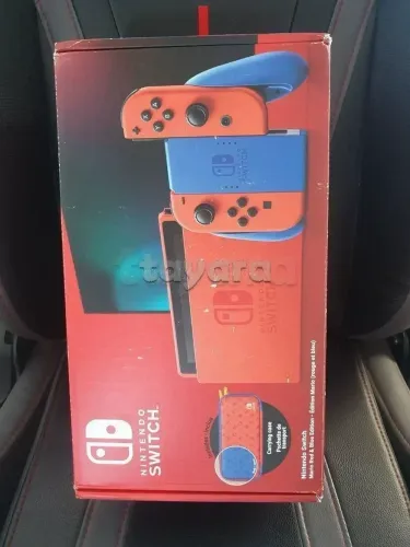 neuf cachtè Nintendo Switch Édition Mario rouge et bleu PRIX 1300dt