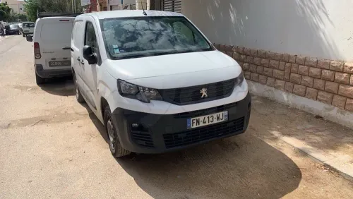 Peugeot partner k9 toute option