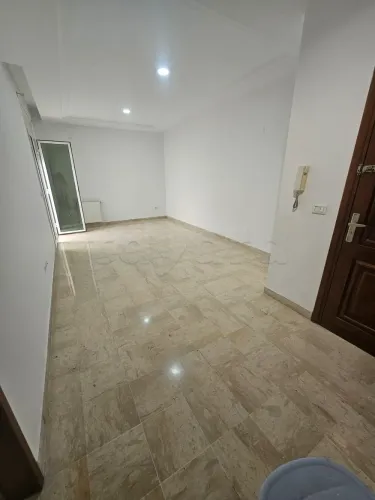 🏡À louer un appartement s1  spacieux à jardin de laouina