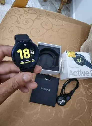 Montre connectée Samsung Galaxy Watch 4G Active 2 Noir Acier 40mm