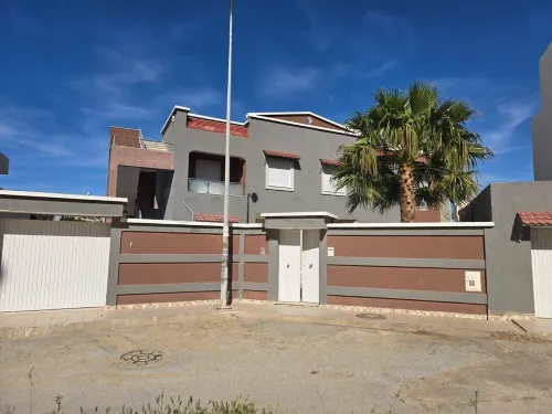 Villa de 400 m² sur un terrain de 597 m²