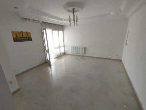 Un très bel S1 au lac avec deux places pkg ss