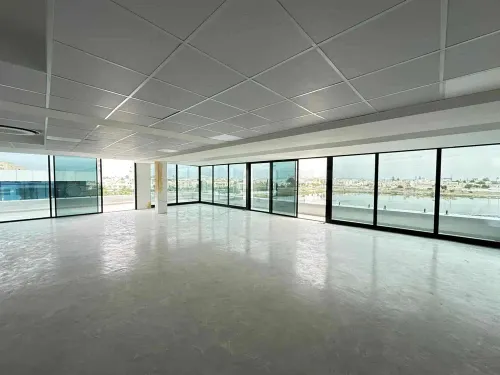 A louer Plateau neuf sup 470m²  Lac 3