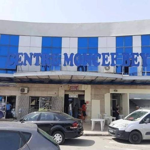 À louer locaux commerciaux et bureaux à partir de 280Dt au centre Moncef Bey visite gratuite appelez le 58344515 ou le 58344522