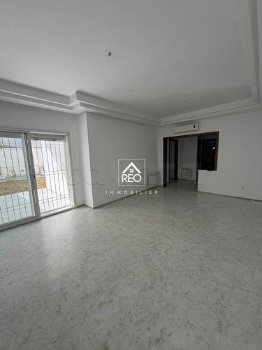 À LOUER : Un appartement S+2 au rez de chaussée , situé au Jardin de Carthage