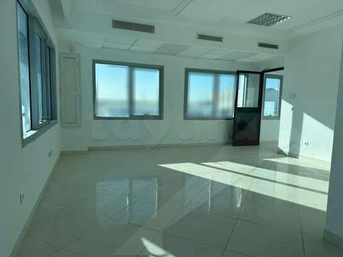 AL Bureau avec Terrasse au Lac1