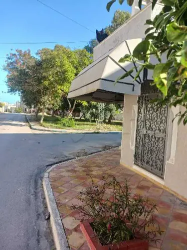 location local commercial