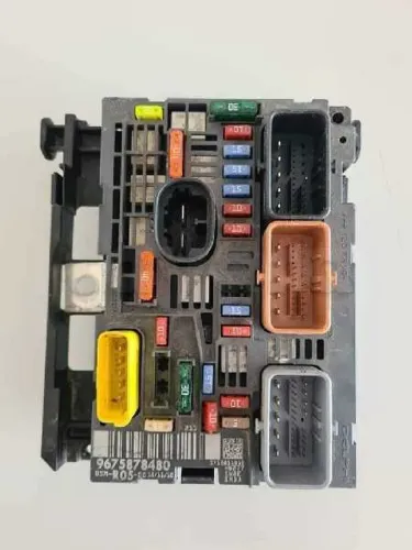 boîte fusible Peugeot/ Citroën b9