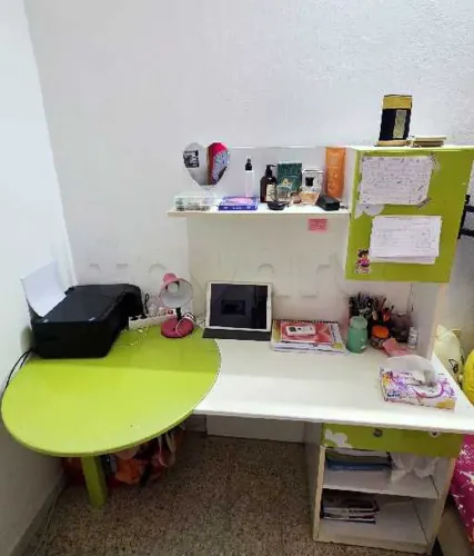 bureau en très bonne état
