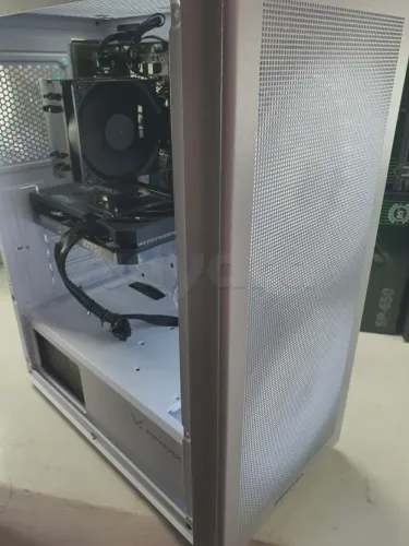 Gamer NEUF I5 12th RTX 5060