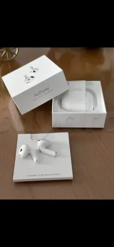 AirPods 4 Active noise
