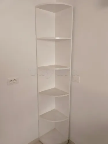 A vendre un étagère du coin