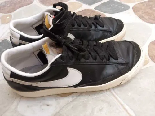 a vendre Nike origine pointure 43