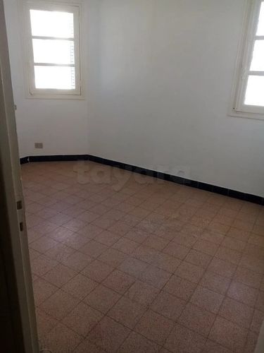 Hall + 2 chambres avec balcon pres av med 5