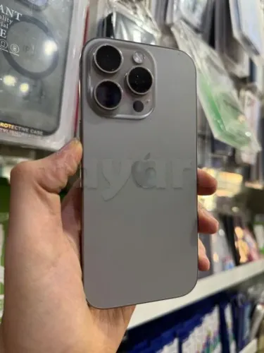 iPhone 16 Pro 256G batterie 95% état neuf peu servi avec facture et garantie prix 2780d 
Page FB Dream Phone Marsa 
Tel 20172643