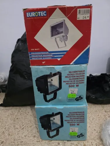 3 projecteur neuf importé de la suisse 🇨🇭 500Watt