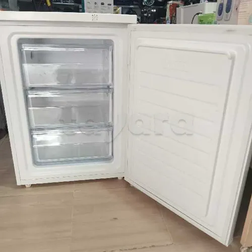 congélateur armoire 3 étages importé état comme neuf