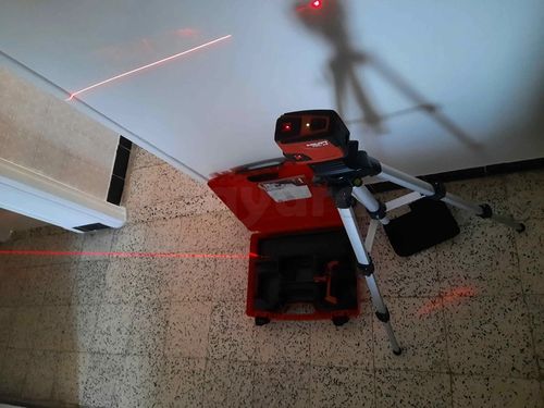 LASER LIGNE et VERTICALE HILTI PMC 46 presque Neuf
