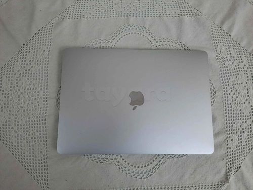 MacBook Pro 13 TouchBar Core i5 2017 8G/500G SSD/Cycle 8