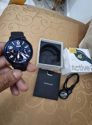 Montre connectée Samsung Galaxy Watch 4G Active 2 Noir Acier 40mm