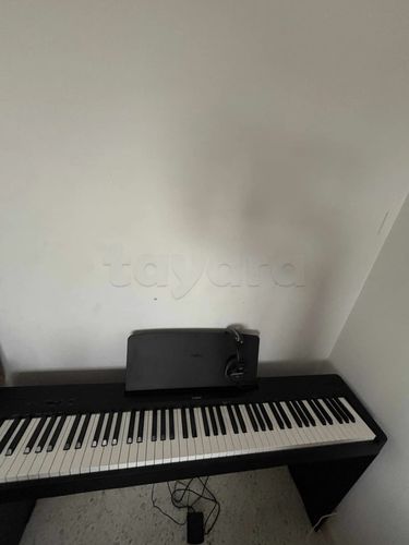 PIANO NUMERIQUE YAMAHA P145 AVEC ACCESOIRES (d'occasion comme neuf)