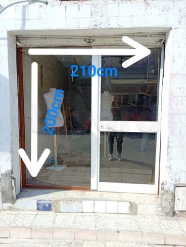 porte aluminium très bon état utilisé 5 mois 210cm/200cm
