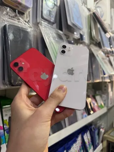 iPhone 12 64/128g état neuf peu servi avec facture et garantie batterie 92/93/94 
64g à 980d
128g à 1050d 
dispo 64g batt79% à 780d 
tel 20172643