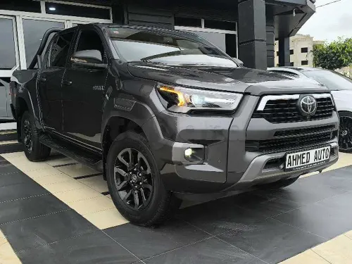 TOYOTA HILUX INVINCIBLE 2.8L 4X4