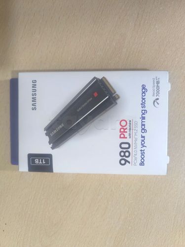 Samsung 980 PRO  cacheté  NVMe M.2, PCIe 4.0, 1 To, Dissipateur de chaleur inclus  vitesses de lecture/écriture jusqu'à 7 000  PC/PS5 cacheté