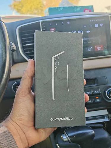 Samsung S25 Ultra Jet black Cacheté