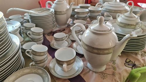 services Cristal & plateaux,Ménagère..