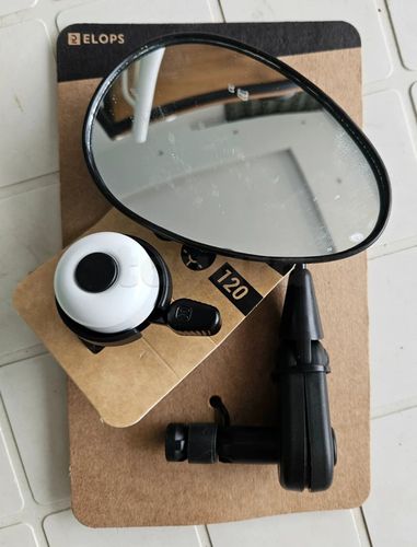 sonnette  vélo  25dt ET rétroviseur velo  40dt  les deux a 55dt