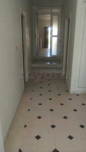 Super étage s4 avenue Hedi Cheker bardo pour célibataires