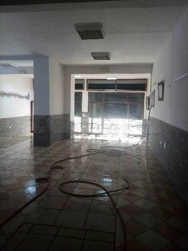 Super local 200m2 à usage dépôt au kram