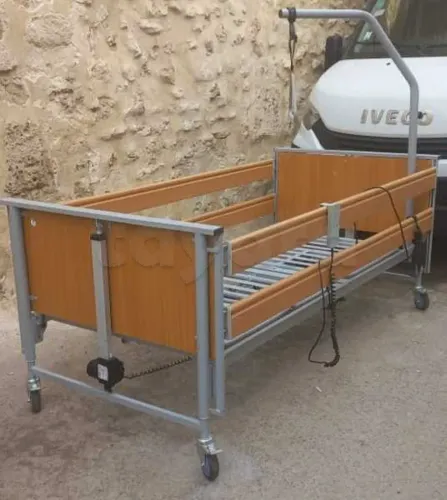 lit médicalisé articulé électrique à vendre Gsm 22 911 664