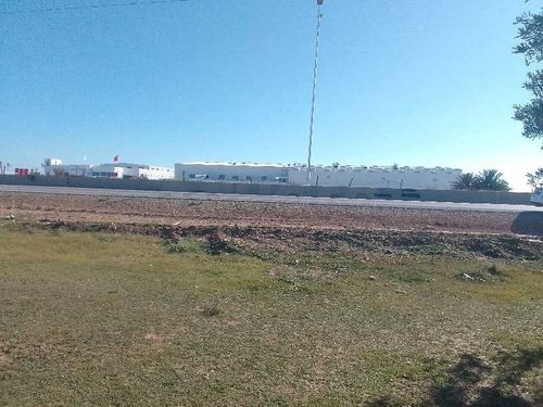 Terrain première position sfax  rte gabes