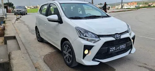 TOYOTA AGYA PREMIÈRE MAIN