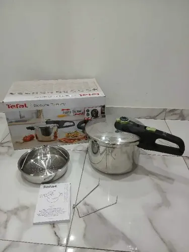 Cocotte TEFAL importé 6 litres neuf