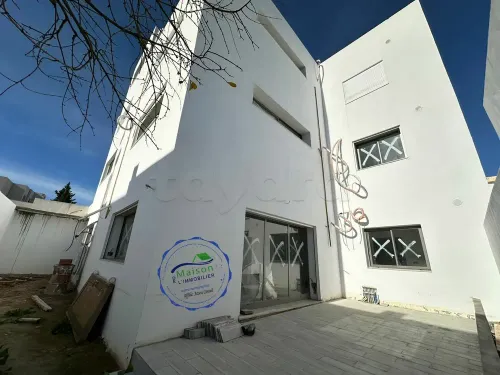 A louer immeuble neuf 600 m² à Menzah 1