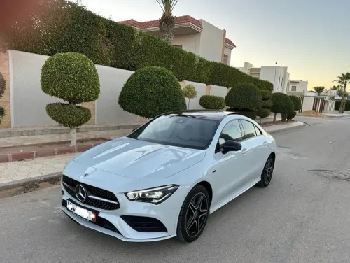 Cla 250e neuf amg pack night faible kilométrage numero 22 559 557