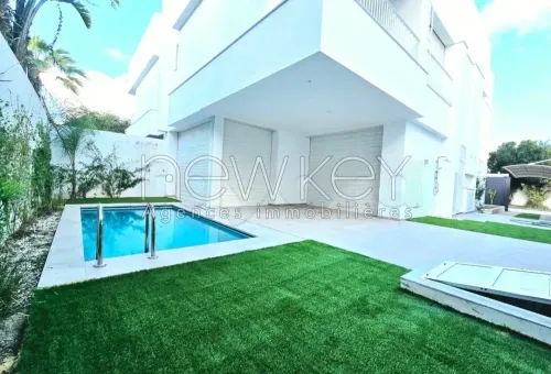 Une villa à Gammarth avec piscine